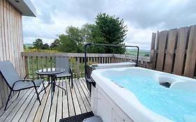 Kaoglen Lodge - Fawn Pod - Hot Tub - Dogs - Pitlochry - Luxury